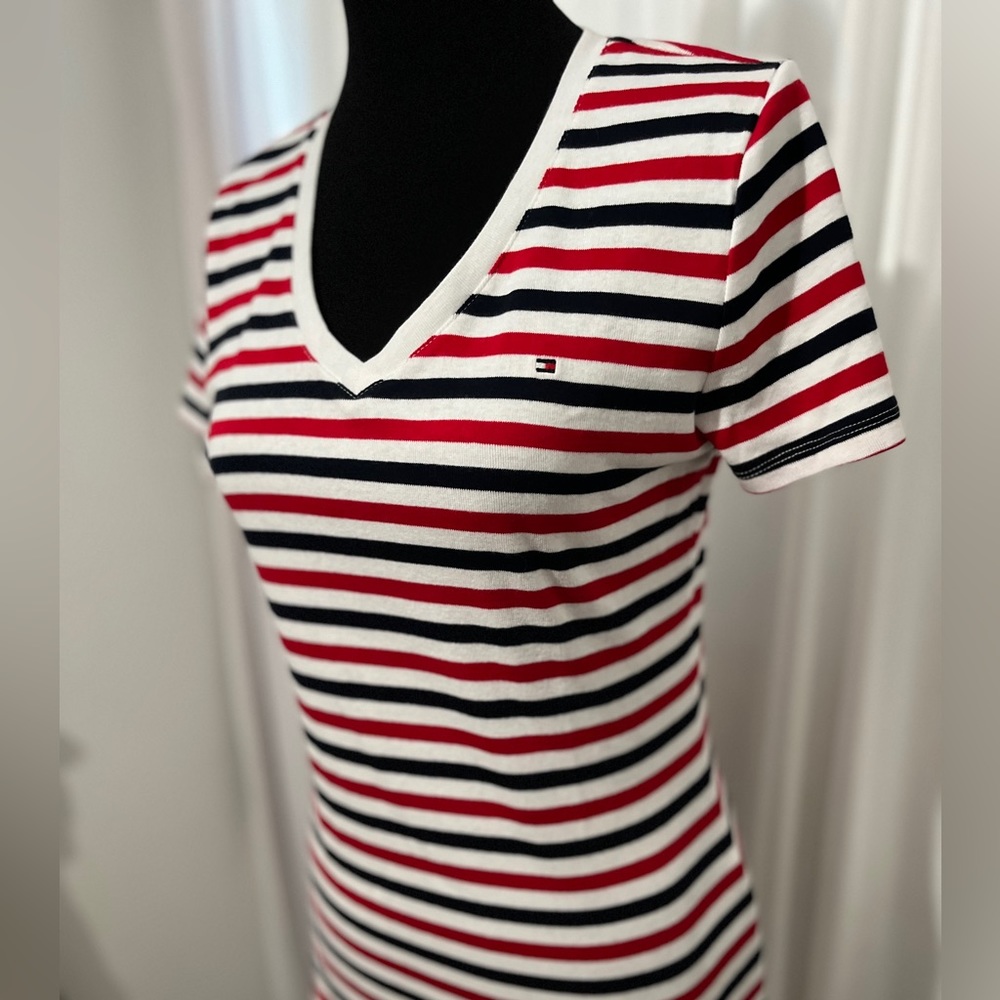Tommy Hilfiger Striped Red White & Navy Blue V-Neck 100% Cotton Polo Tee Size M